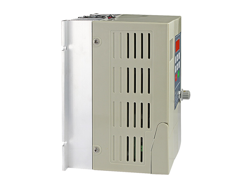 4000H通用變頻器，變頻器三相380V，變頻器廠家，電機(jī)變頻器